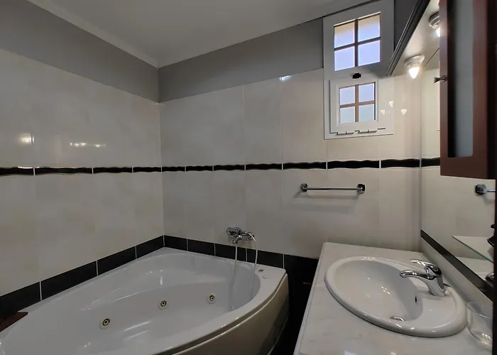 Casa Rosa - Vereda Da Ilha * Santana (Madeira)